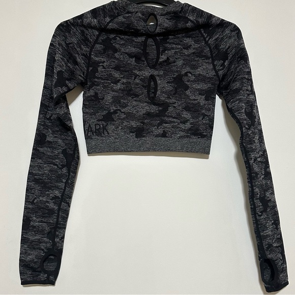 Gymshark Adapt Camo Seamless Crop Top Medium - Picture 4 of 7